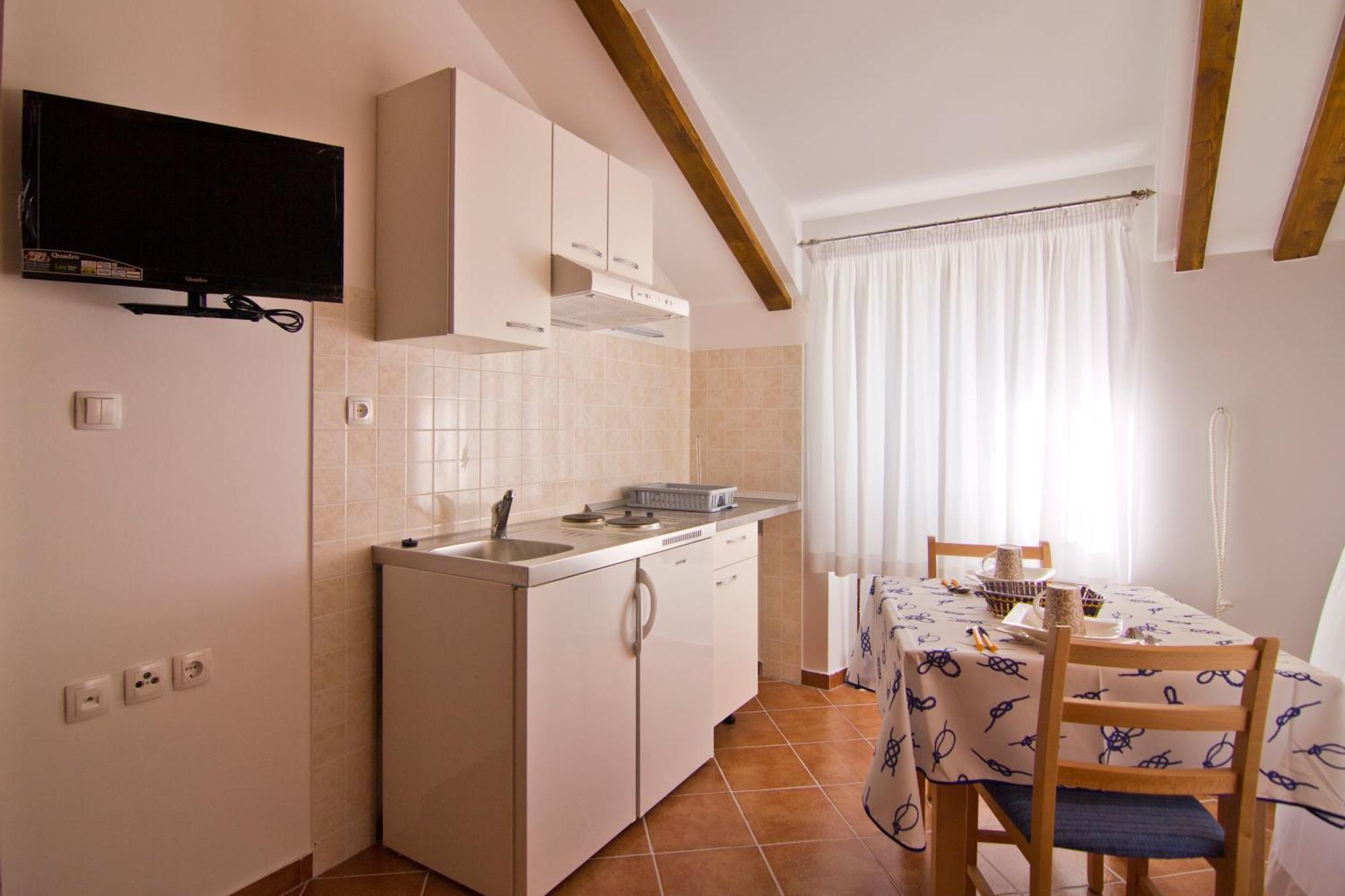 Apartments Donika Komiža Esterno foto