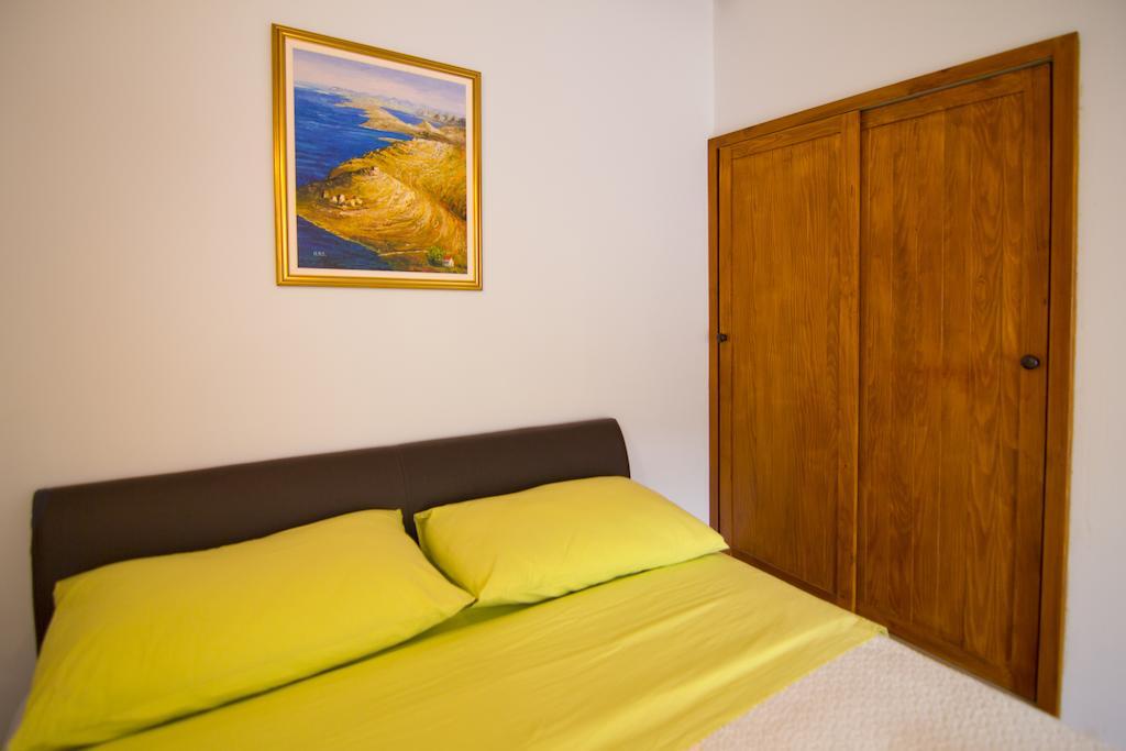 Apartments Donika Komiža Camera foto
