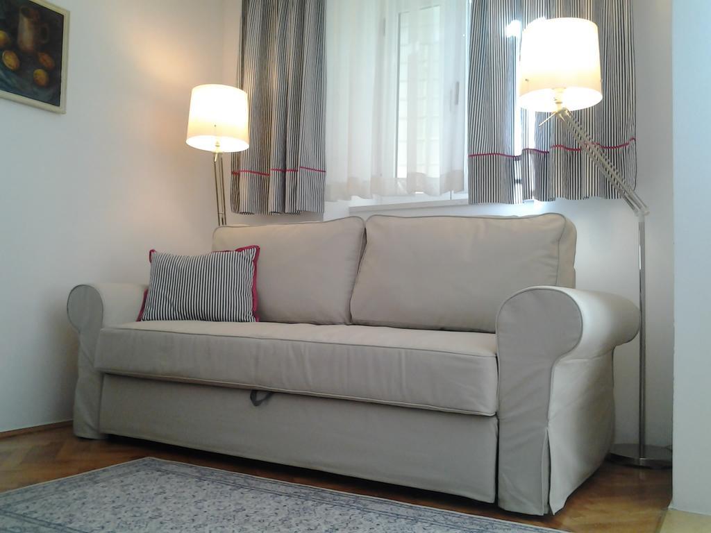 Apartments Donika Komiža Esterno foto
