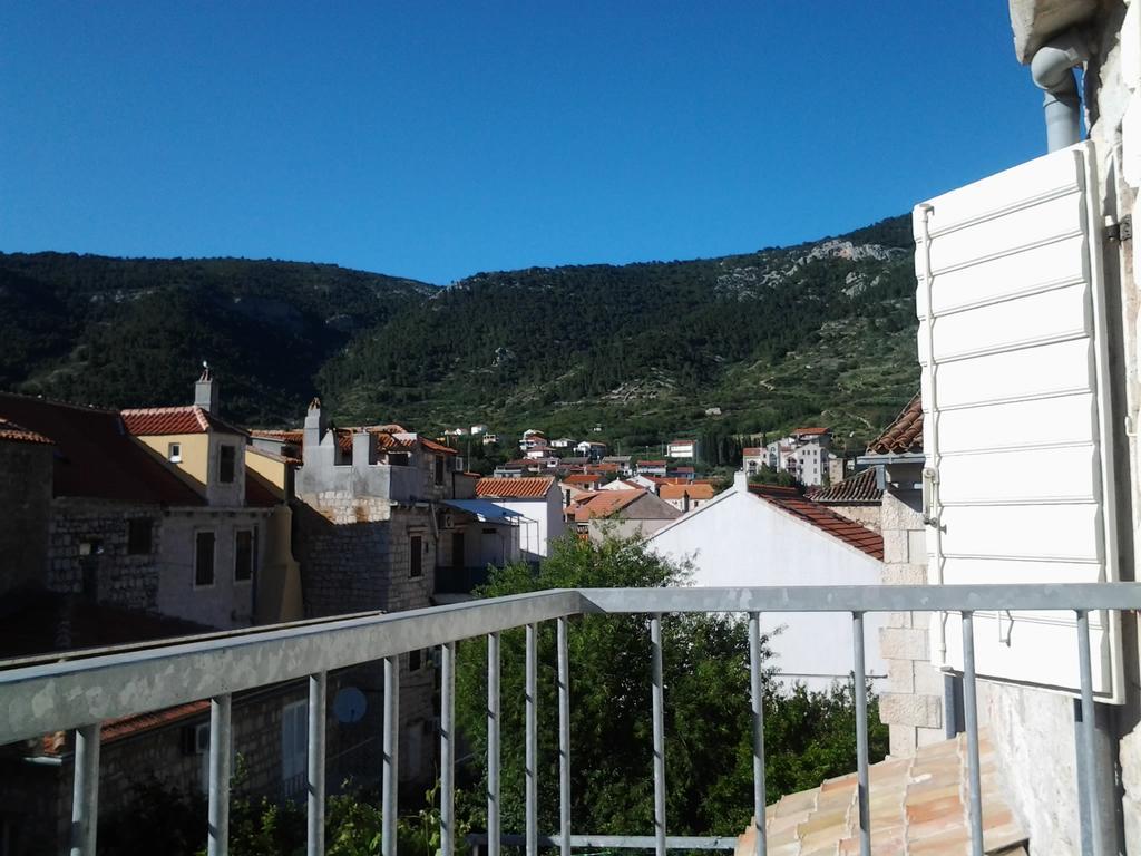 Apartments Donika Komiža Esterno foto