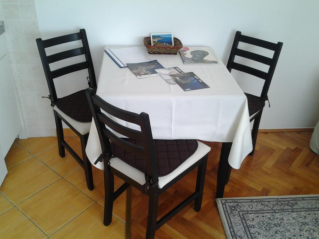 Apartments Donika Komiža Esterno foto